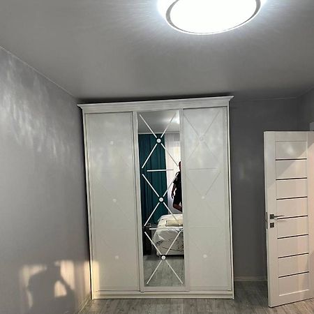 Стильная Квартира На Позняках Газ И Низкий Этаж Kiev Buitenkant foto