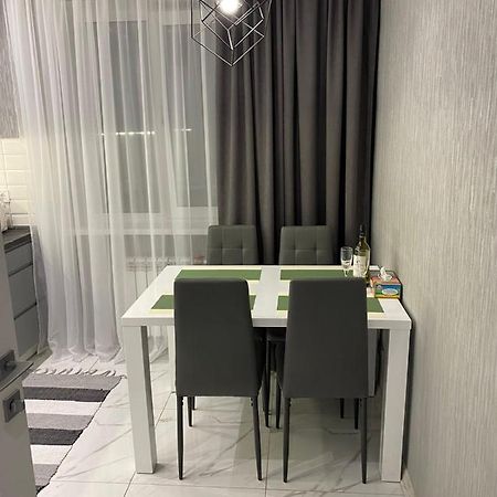 Стильная Квартира На Позняках Газ И Низкий Этаж Kiev Buitenkant foto